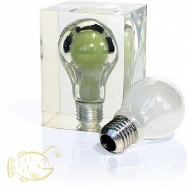 Лампа в кубе