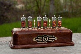 Ламповые Часы цвета орех